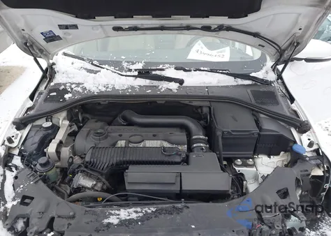 2013 Volvo S60 T5/T5 Platinum/T5 Premier/T5 Premier Plus z USA, uszkodzony, nr VIN YV1612FH0D2183422